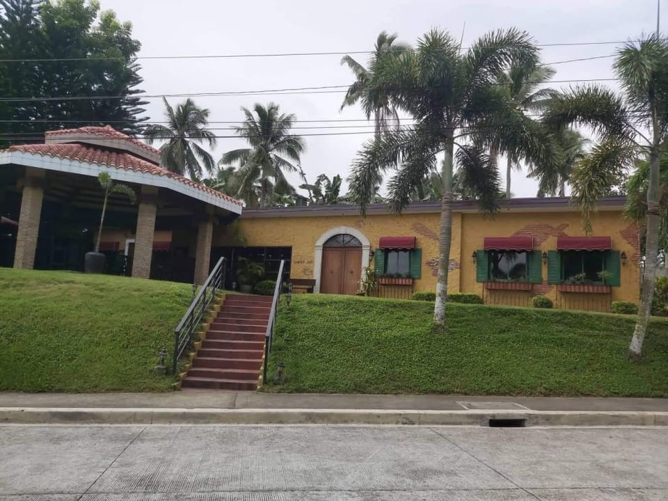 Affordable Tagaytay Monteluce 2 BR LOFT w/Pool  82 Apartment in Calabarzon