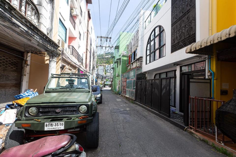 Cozy Beach House in Patong, 3 BDRM with rooftop Vacation rental in Patong