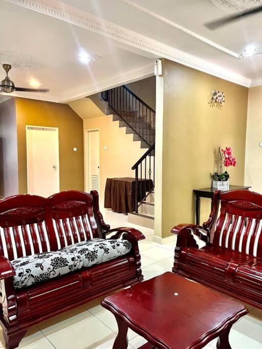Grand Homestay Kulim 4-Bedroom Double Storey  Vacation rental in Penang