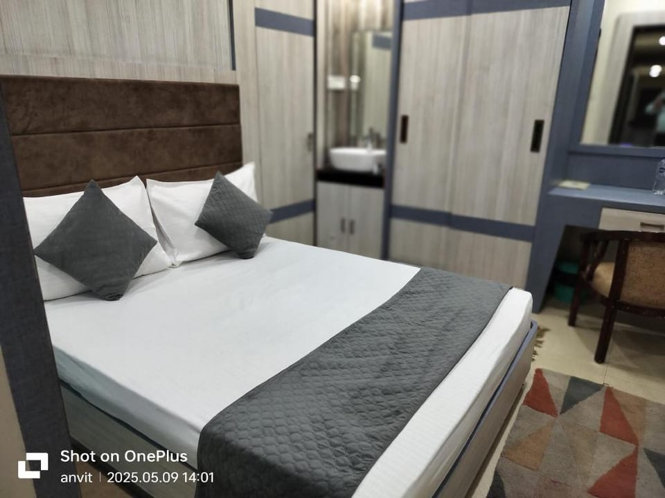 Aadrika Residency & Tandoor N Curry Hotel in Varanasi