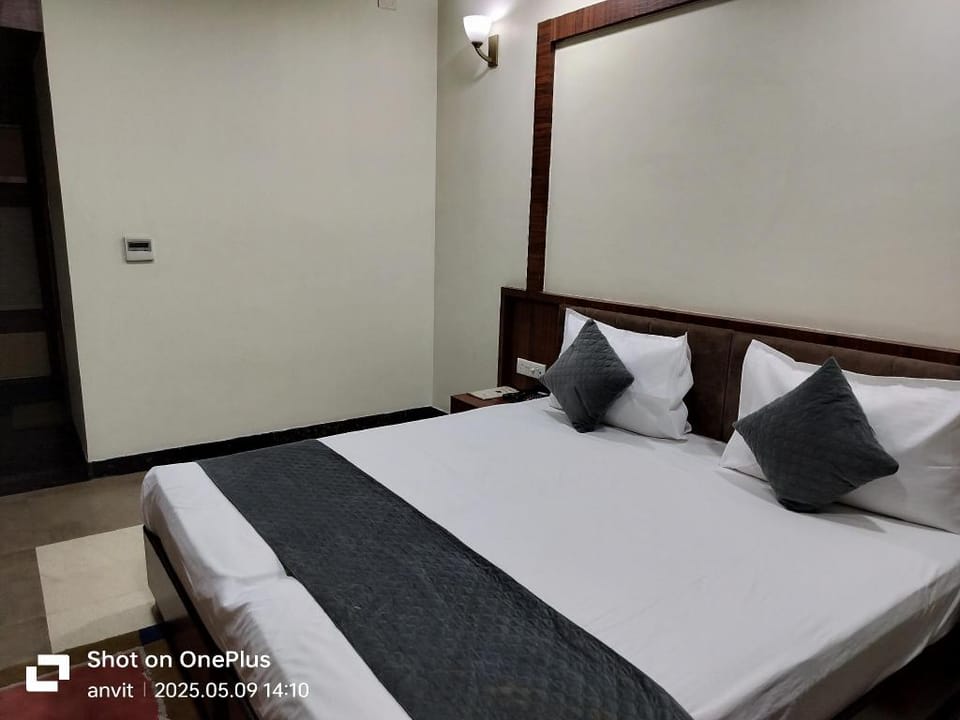 Aadrika Residency & Tandoor N Curry Hotel in Varanasi