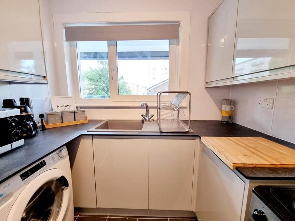 Unique 1-bed Serviced Apartment with Free Parking Apartment in Glasgow