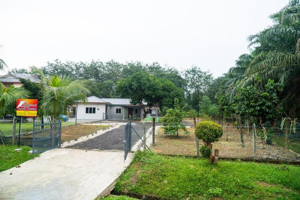 Adorable 3-bedroom home | Pool | Wi-Fi | BBQ Vacation rental in Negeri Sembilan, Malaysia