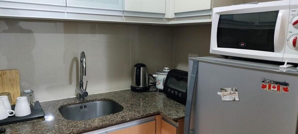 Eighty-One (81)Newport,NAIA 3 (by-Jay E.) Apartment in Pasay