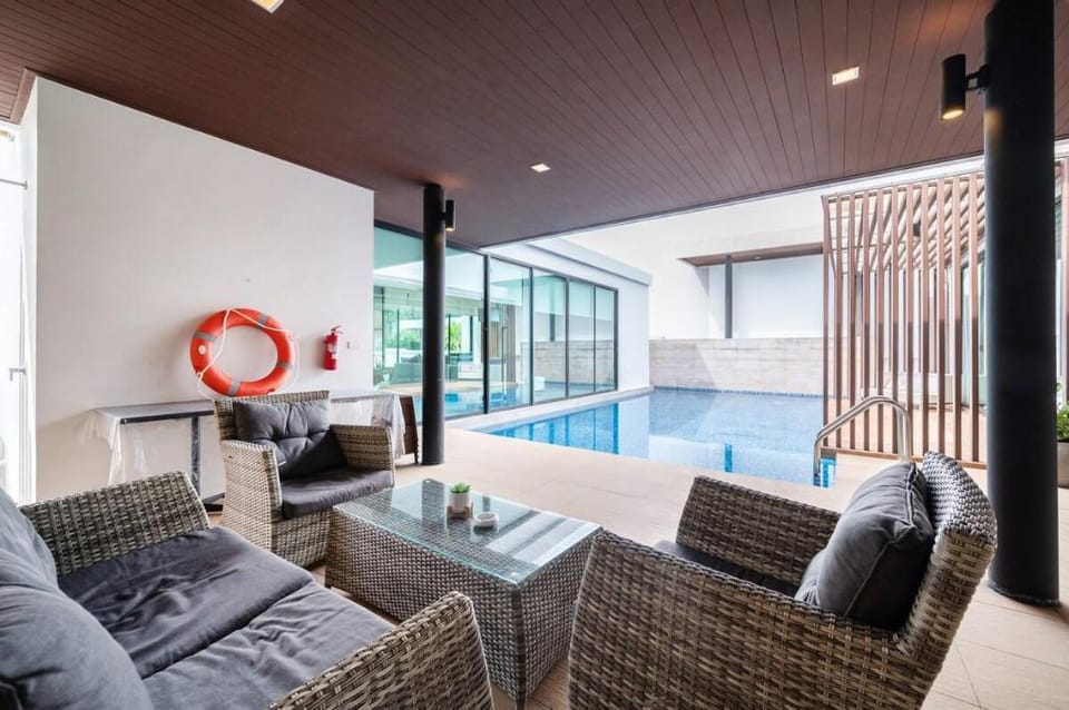 Movenpick 4BR Private Pool Villa – Beach Access Villa in Pattaya City