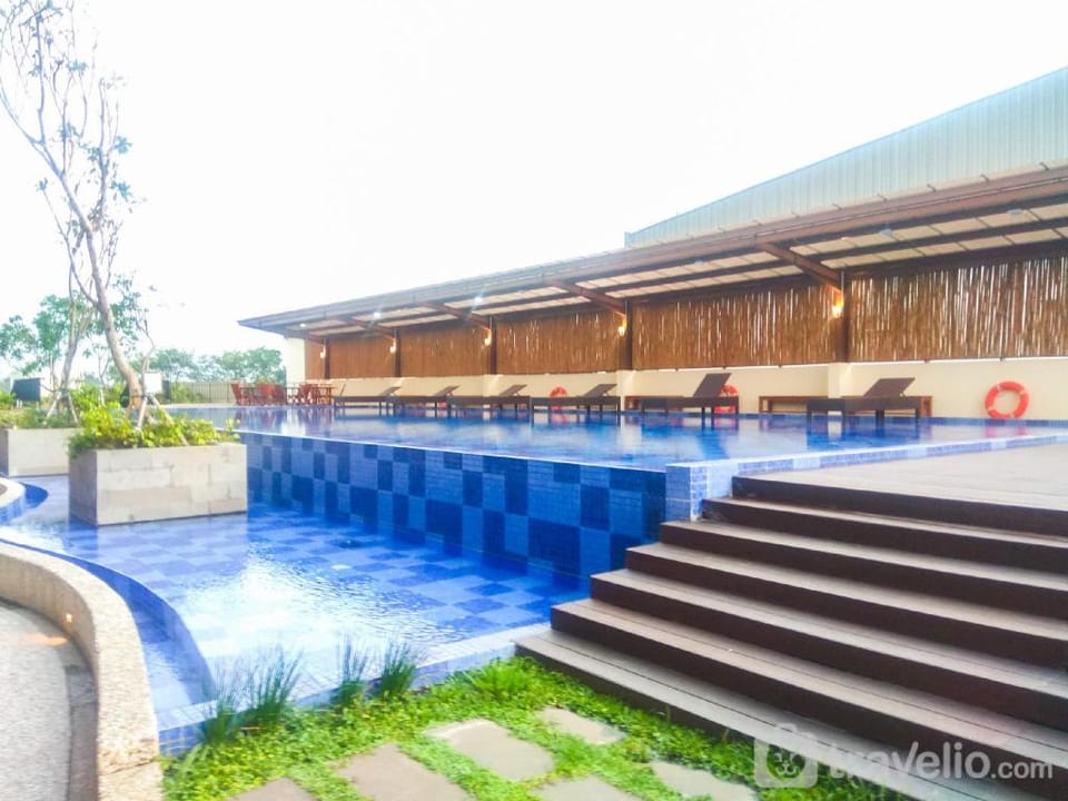 Cozy Studio at Azalea Suites Apartment By Travelio Apartment in West Java