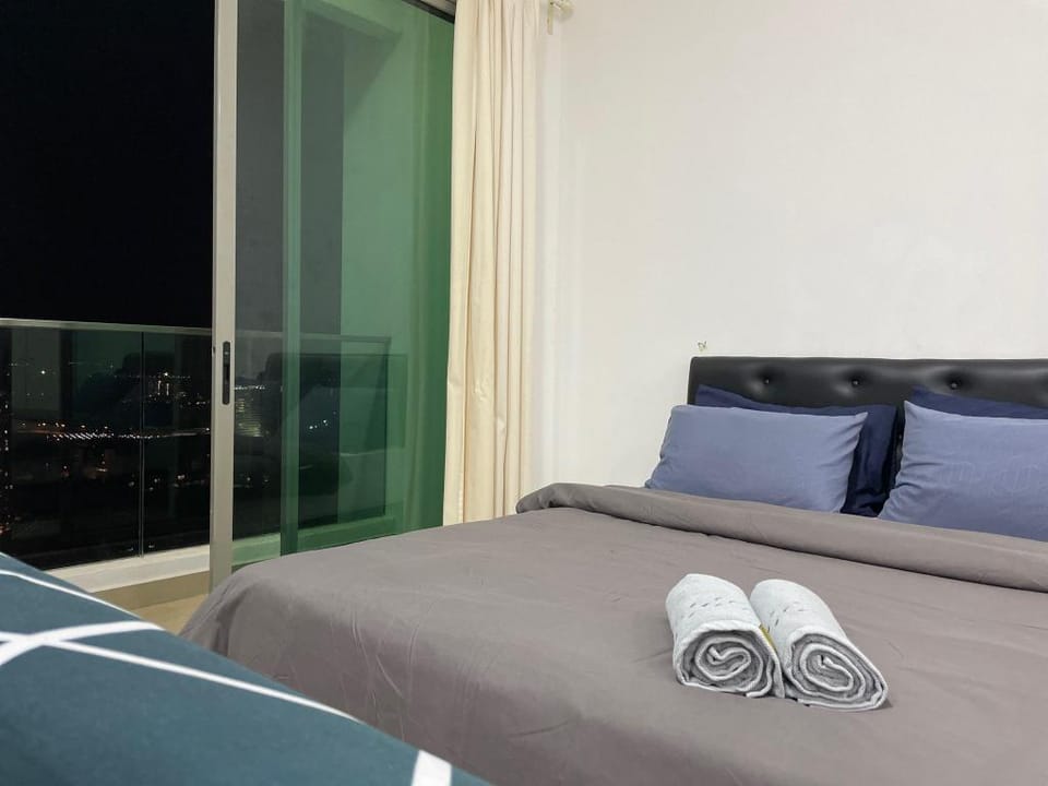 Studio with Nice View NETFLIX {Cybersquare} Apartment in Selangor, Malaysia