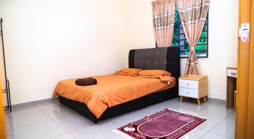 Adorable 2-bedroom home | Wi-Fi | Netflix | BBQ Vacation rental in Negeri Sembilan, Malaysia