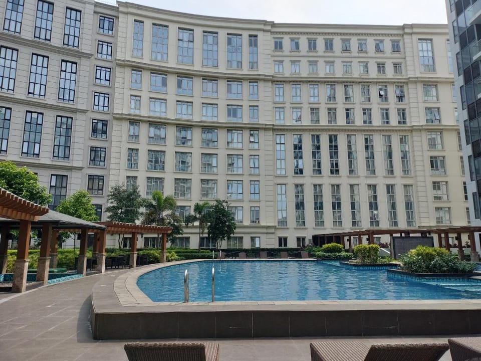 EightyOne Newport Blvd.  C4-3J near Terminal 3 Apartment in Pasay