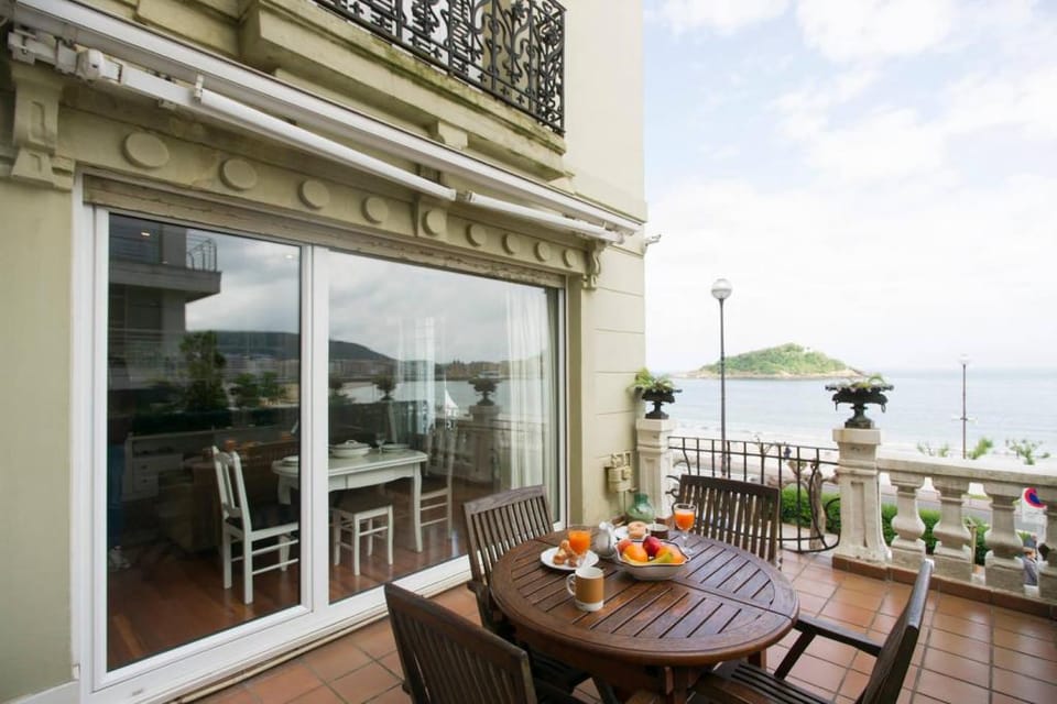 BREATHTAKING TERRACE- by www.SanSebastianApartments.es Apartment in San Sebastian