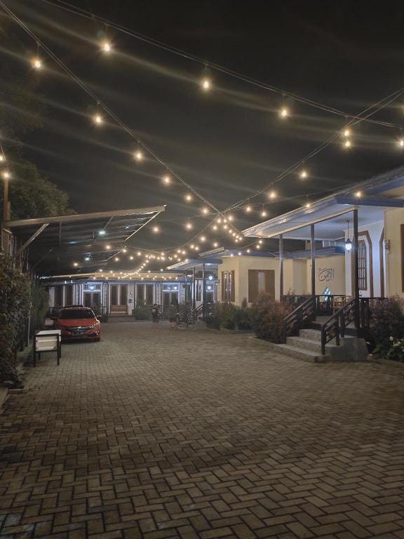 Villa Mutiara Hitam Situ Cileunca Pangalengan Hotel in West Java