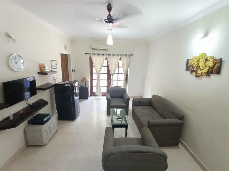 One BHK4 Goa Candolim Homestay AC WiFi WM  BackUp Apartment in Candolim