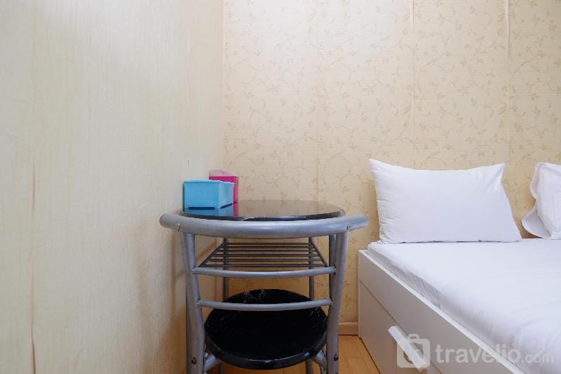 Comfort Tidy Studio Serpong Greenview By Travelio Apartment in Jakarta