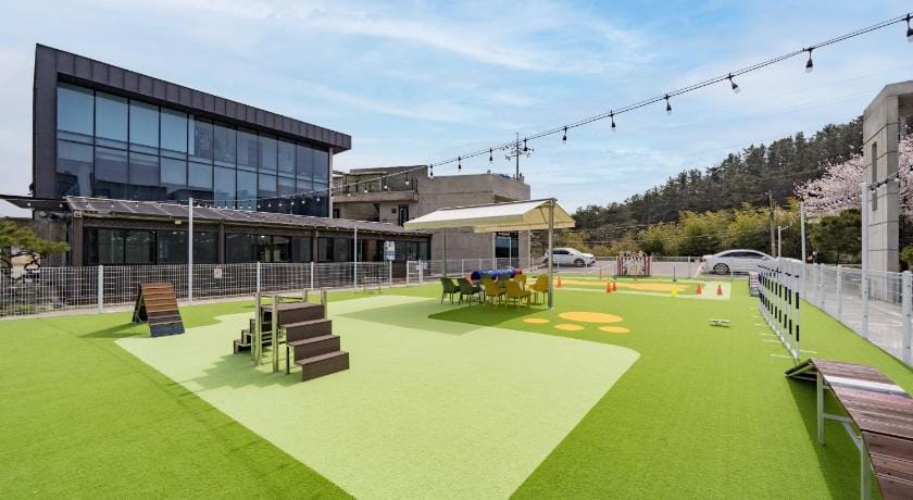 Kyeongju JS Pet Poolvilla Bed and Breakfast in South Korea