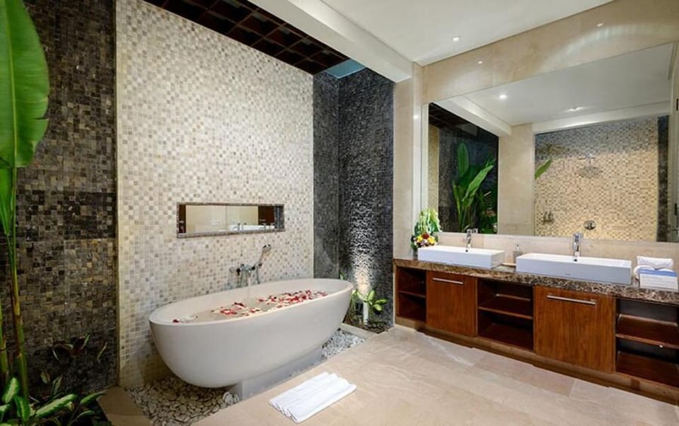 Beautiful Sophia Villa 4 Bedroom Legian Villa in Kuta
