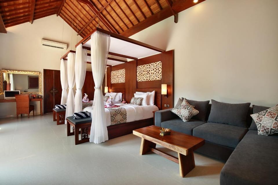 Suite Villa with Private Pool in Jimbaran - 2BDR  Villa in Kuta Selatan