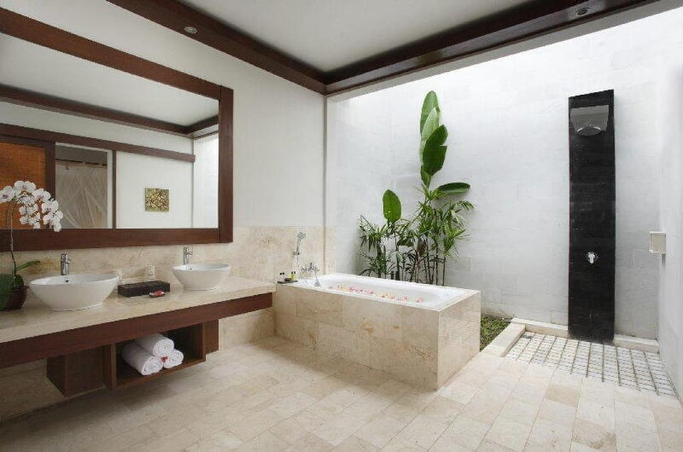 Suite Villa with Private Pool in Jimbaran - 3BDR Villa in Kuta Selatan