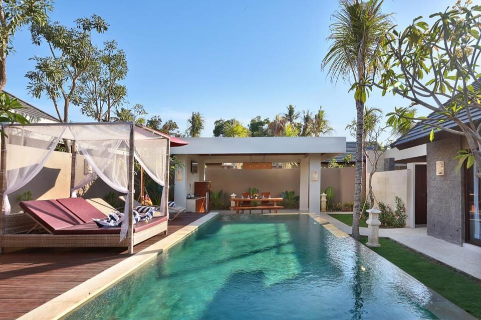 Suite Villa with Private Pool in Jimbaran - 3BDR Villa in Kuta Selatan