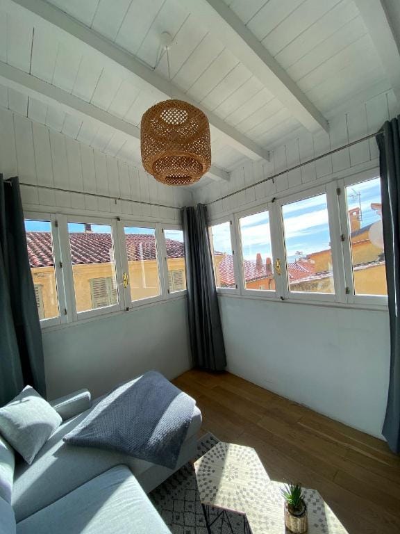 Le Bougainvillier Menton Vieille Ville Apartment in Menton