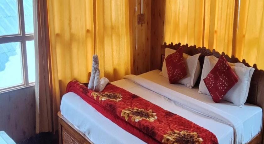 New Snow View Resort pahalgam Bed and Breakfast in Punjab