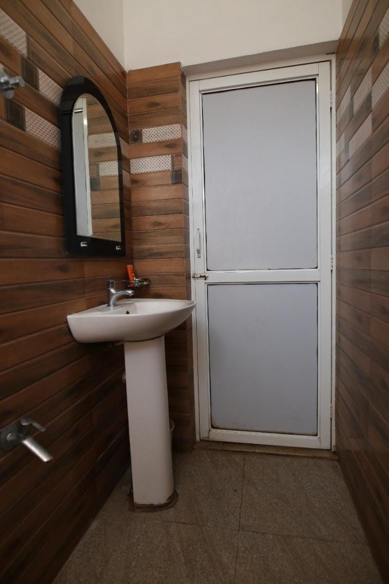 Sujee's Guest House with Two Bed Rooms Apartment in Sri Lanka
