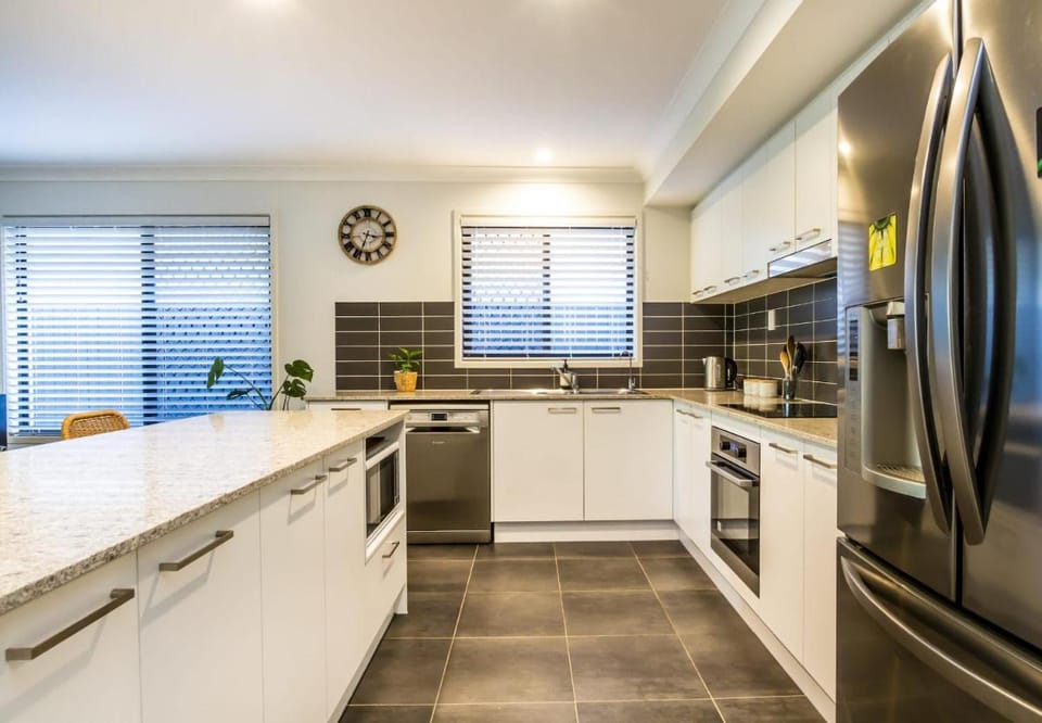 Charming 3BR House in the Heart of Dakabin Vacation rental in Brisbane