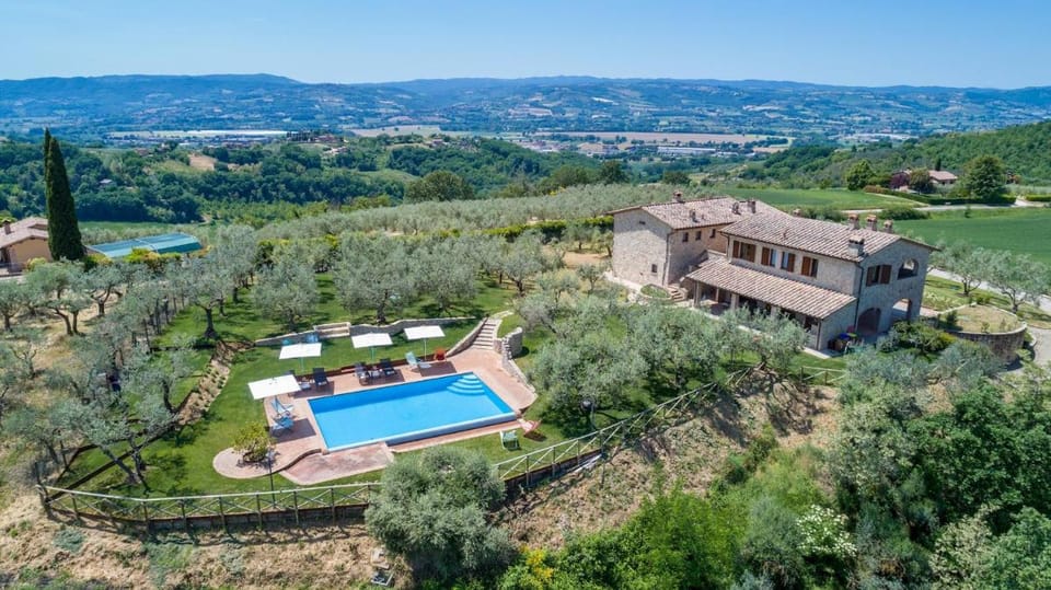 LE RESIDENZE DEI POTTI 12, Emma Villas Villa in Umbria