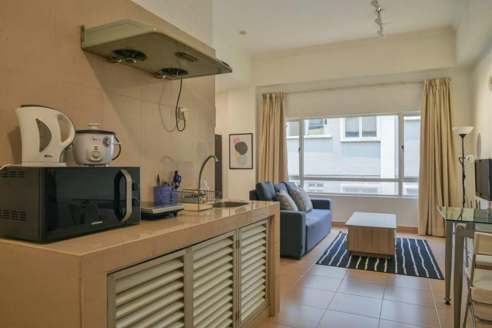 WFH-friendly studio suite | 9am - 9pm | Fast WiFi Apartment in Federal Territory of Kuala Lumpur