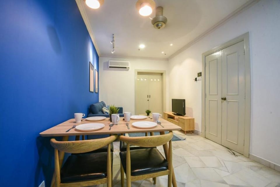 Cosy 1BR w KLCC View l 100MB WiFi, Netflix Apartment in Federal Territory of Kuala Lumpur