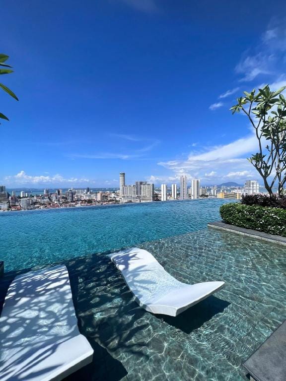 FRESH NEW LOOK Georgetown#SkyPoolContemporarySuite Apartment in George Town