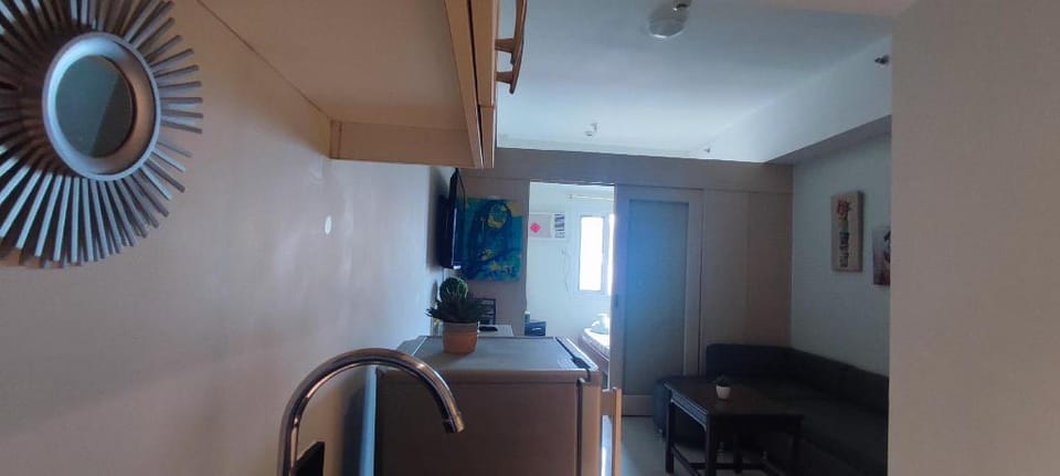 Cozy 1BR in Jazz Residences 80Mbps WiFi/Netflix Apartment in Makati