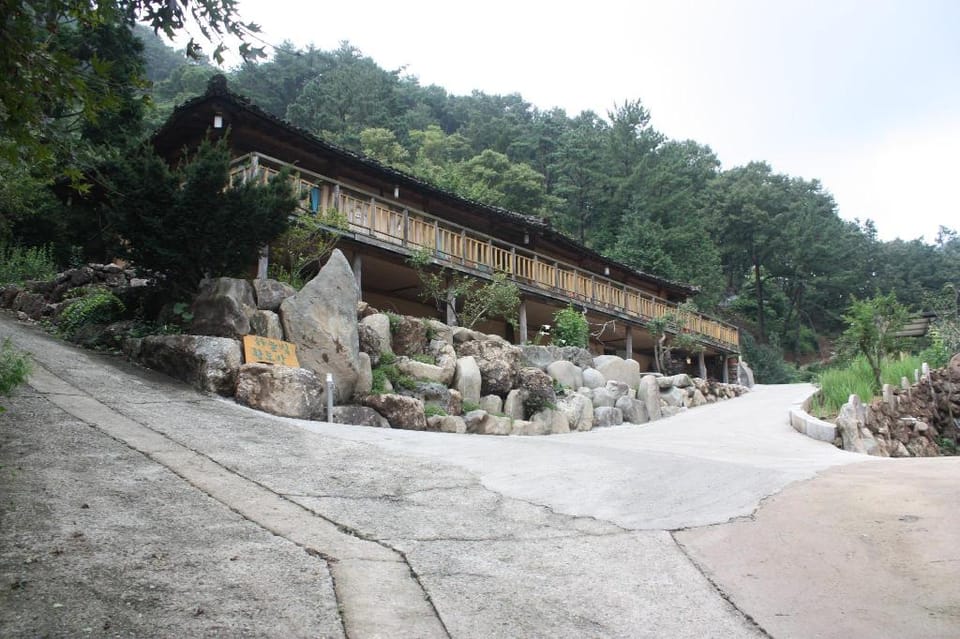 Hadong Pension Haneulbit Hwangtobang Bed and Breakfast in South Korea