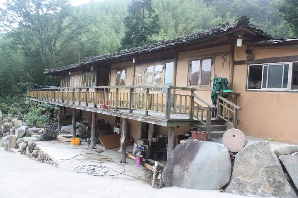 Hadong Pension Haneulbit Hwangtobang Bed and Breakfast in South Korea