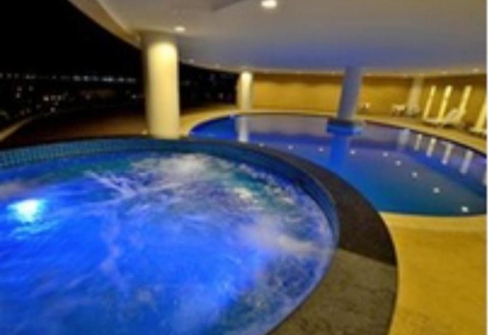 Luxury 118 ISLAND PLAZA Gurney Georgetown 6pax  Apartment in Tanjung Bungah