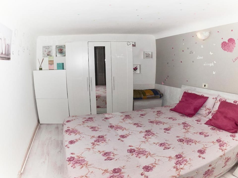Cheerful 2 Bedroom Home In Badalucco Apartment in Badalucco