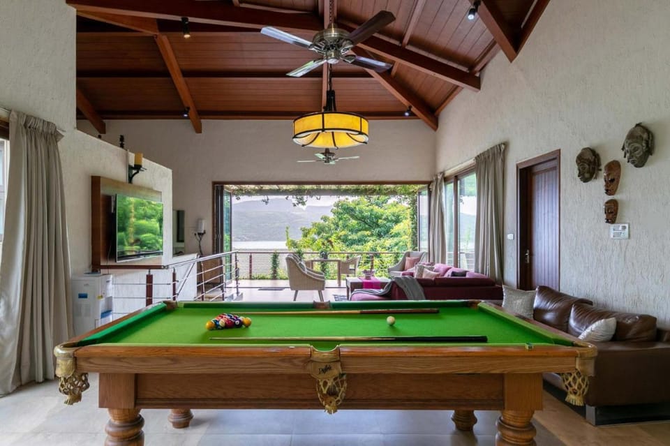 Mawi Infinitty Villa by StayVista - A lake-view villa with an infinity pool for a luxurious stay Villa in Maharashtra