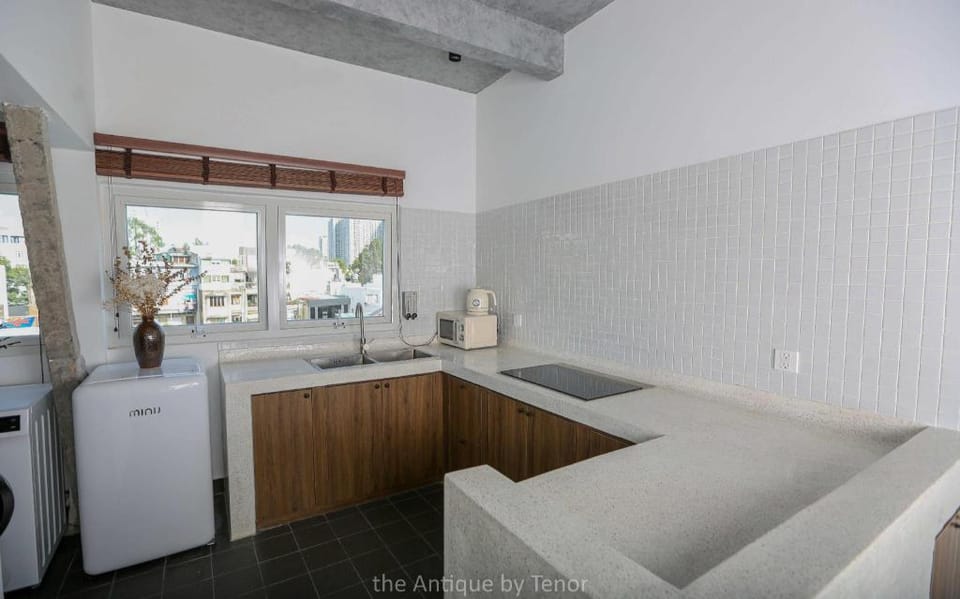 The Antique by Tenor - w/ Free Netflix & at CBD Apartment in Ho Chi Minh City