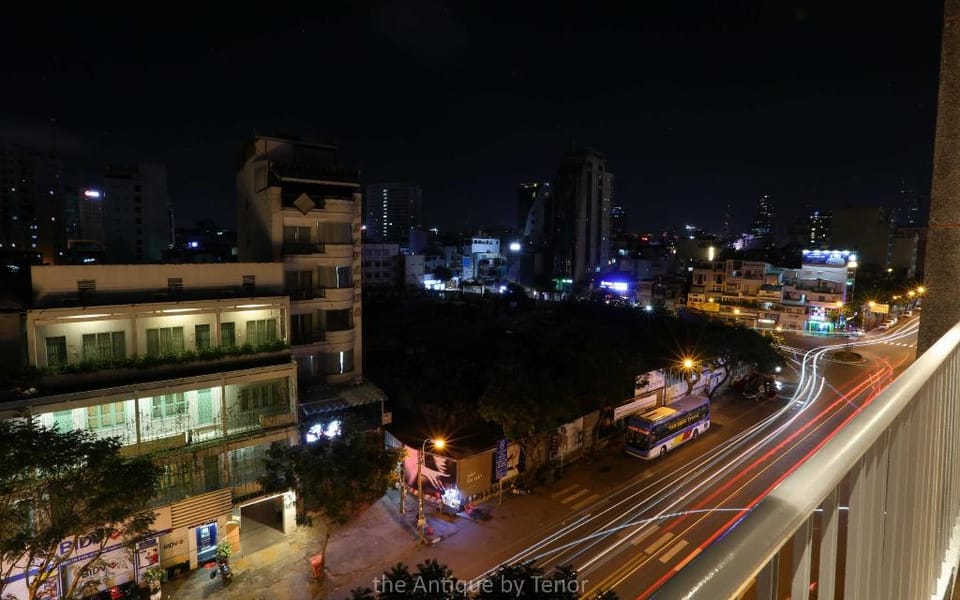 The Antique by Tenor - w/ Free Netflix & at CBD Apartment in Ho Chi Minh City