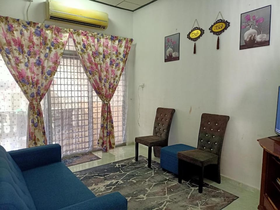 SYAH HOMESTAY SELESA UNTUK KELUARGA Vacation rental in Terengganu, Malaysia