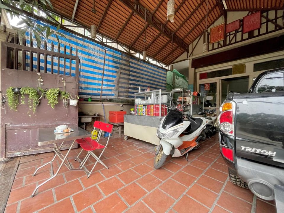Sok Heng restaurant  Apartment in Phnom Penh Province