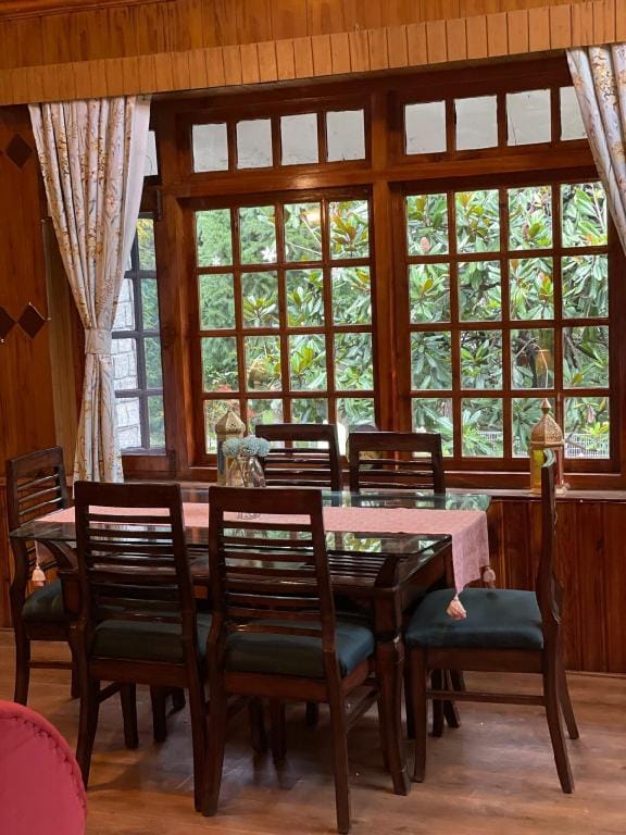 Pebbles Cottage by EdenHomes Villa in Manali