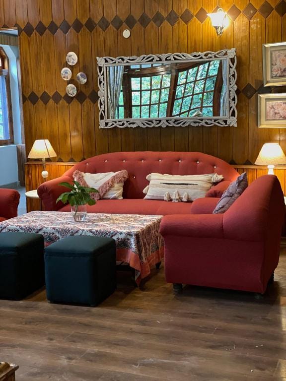 Pebbles Cottage by EdenHomes Villa in Manali