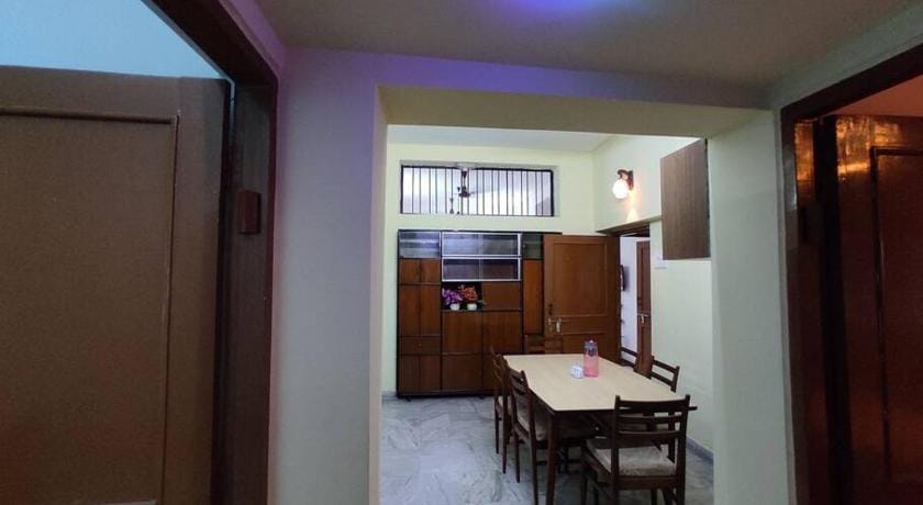 Spacious 3BHK House opp South City Mall Vacation rental in Kolkata