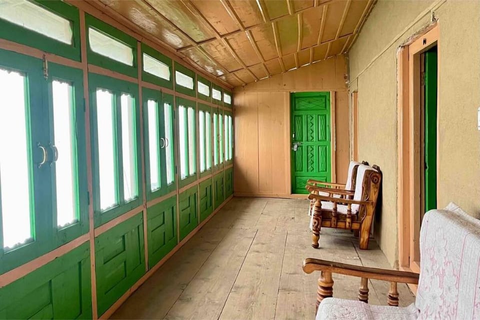 Wonder Stroll Blubop WFH Family Vacations Sharan Vacation rental in Himachal Pradesh