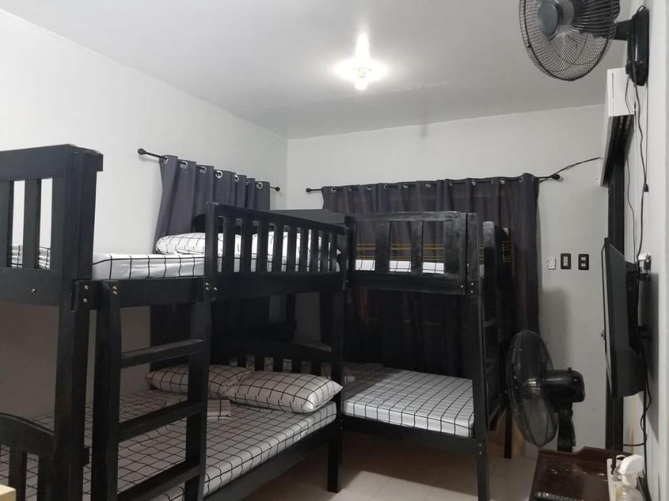 Casita Mia-Guest House(9 pax-WIFI/NETFLIX/Karaoke) Vacation rental in Calabarzon