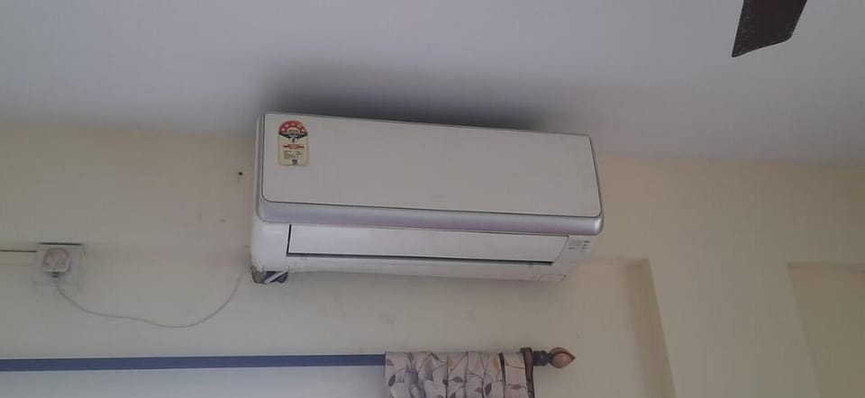 Furnished 2BHK flat & balcony near South City Mall Apartment in Kolkata