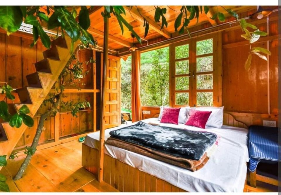 The Tree House Jibhi,Swastika Aashiyana  Vacation rental in Himachal Pradesh