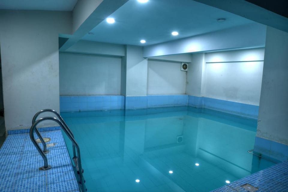 Zaha homes-Suite 3MZ: 2br Family apt with pool Apartment in Karachi