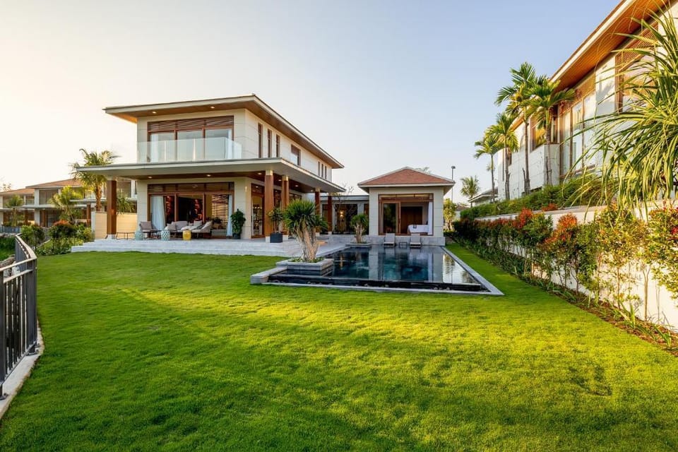 Deluxe 4BR Villa, truly relaxed with karaoke-room Villa in Hoa Hai