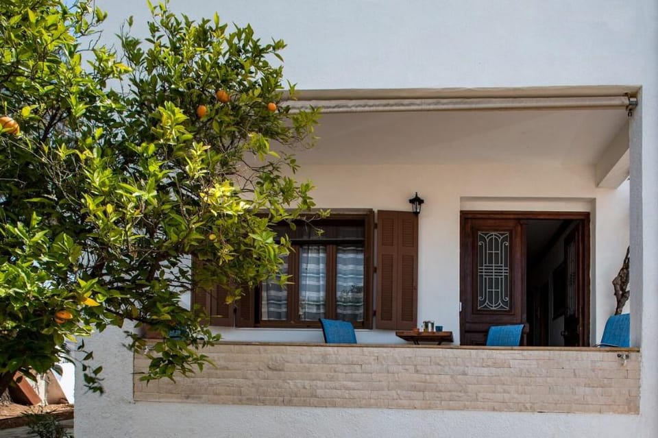 Alice House - Apartment with Yard Vacation rental in Argolis, Greece